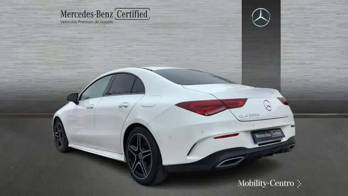 Usado Mercedes CLA200 151 CV (111 kW) 2023 Blanco Berlina