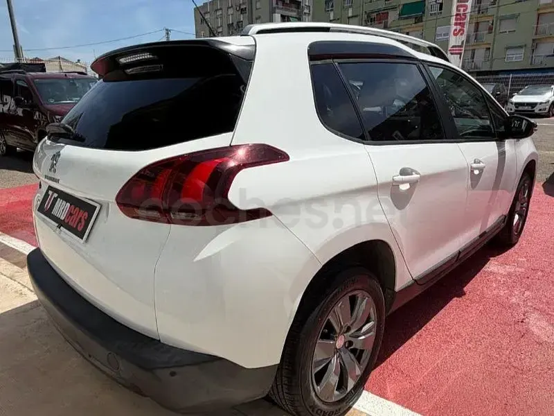 Usado Peugeot 2008 Style 82 CV (60 kW) 2018 Blanco SUV