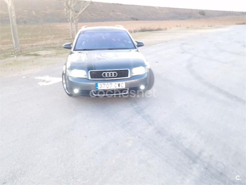 Usado Audi A4 Sport 163 CV (119 kW) 2004 Gris / plata Berlina