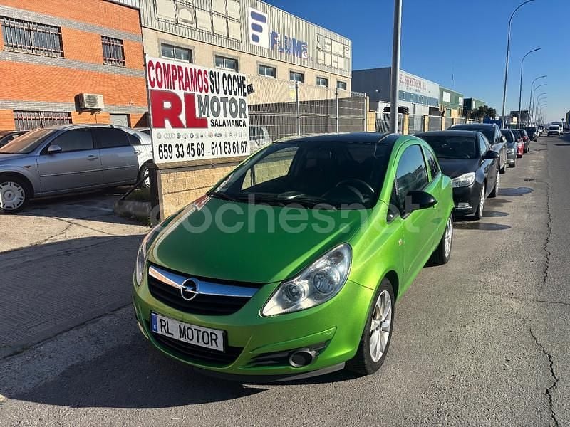 Verde Usado 2007 Opel Corsa Enjoy Berlina | 2900 € (Buen precio) - Imagen 1/4