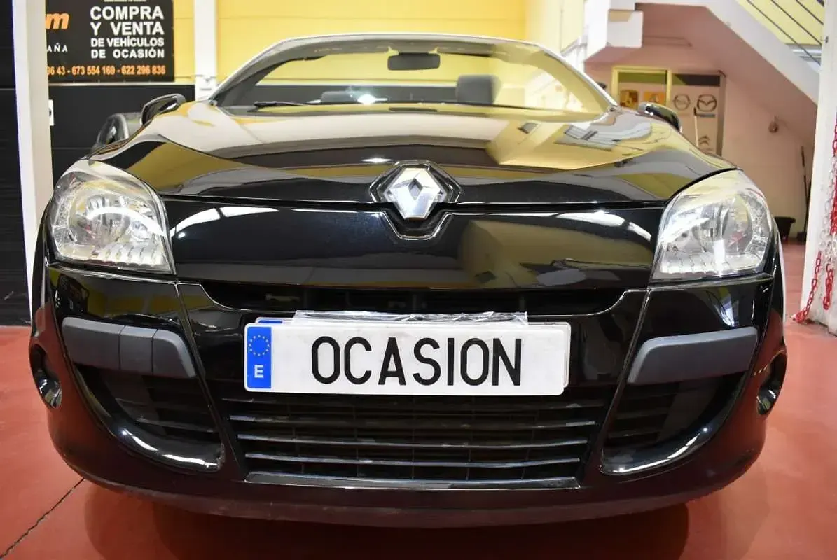 Begagnad Renault Mégane Cabriolet Dynamique 110 HK (80 kW) 2013 Svart Cab
