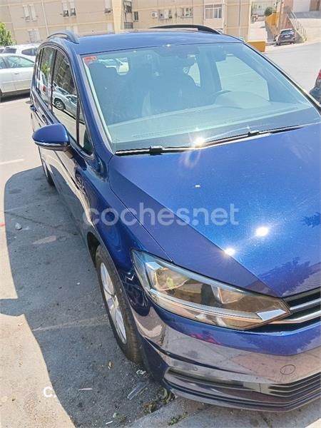 Azul Usado 2016 VW Touran Business Monovolumen | 14.500 € (Caro) - Imagen 1/4