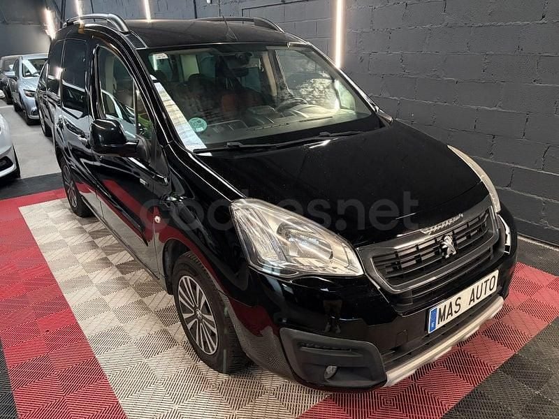 Usado Peugeot Partner Tepee Style 100 CV (73 kW) 2016 Negro Monovolumen