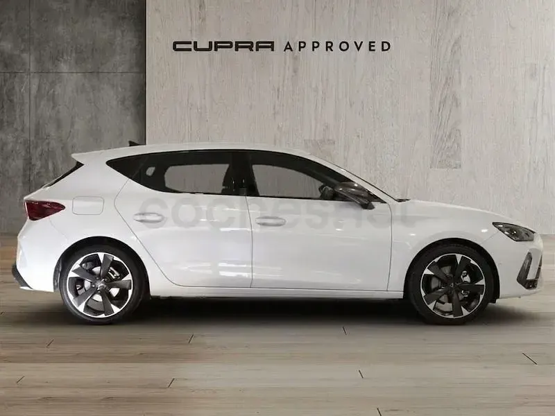 Usado Cupra Leon 150 CV (110 kW) 2025 Blanco Berlina