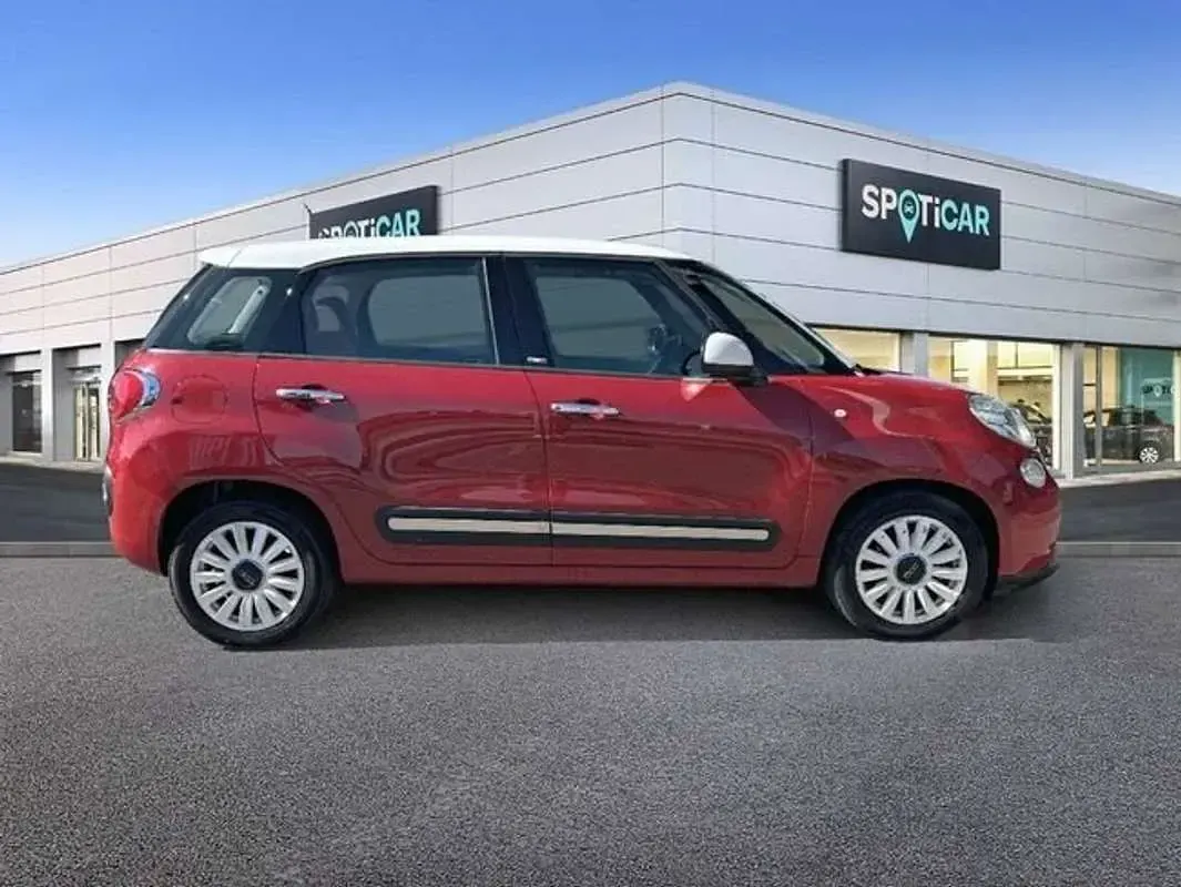 Usado Fiat 500L Living 105 CV (77 kW) 2014 Rojo Monovolumen