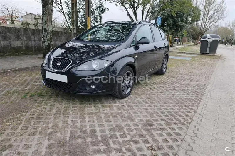 Usado Seat Altea XL I-Tech 105 CV (77 kW) 2014 Negro Monovolumen
