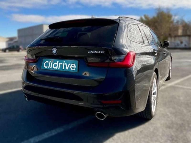 Usado BMW 320e 163 CV (119 kW) 2022 Negro Familiar
