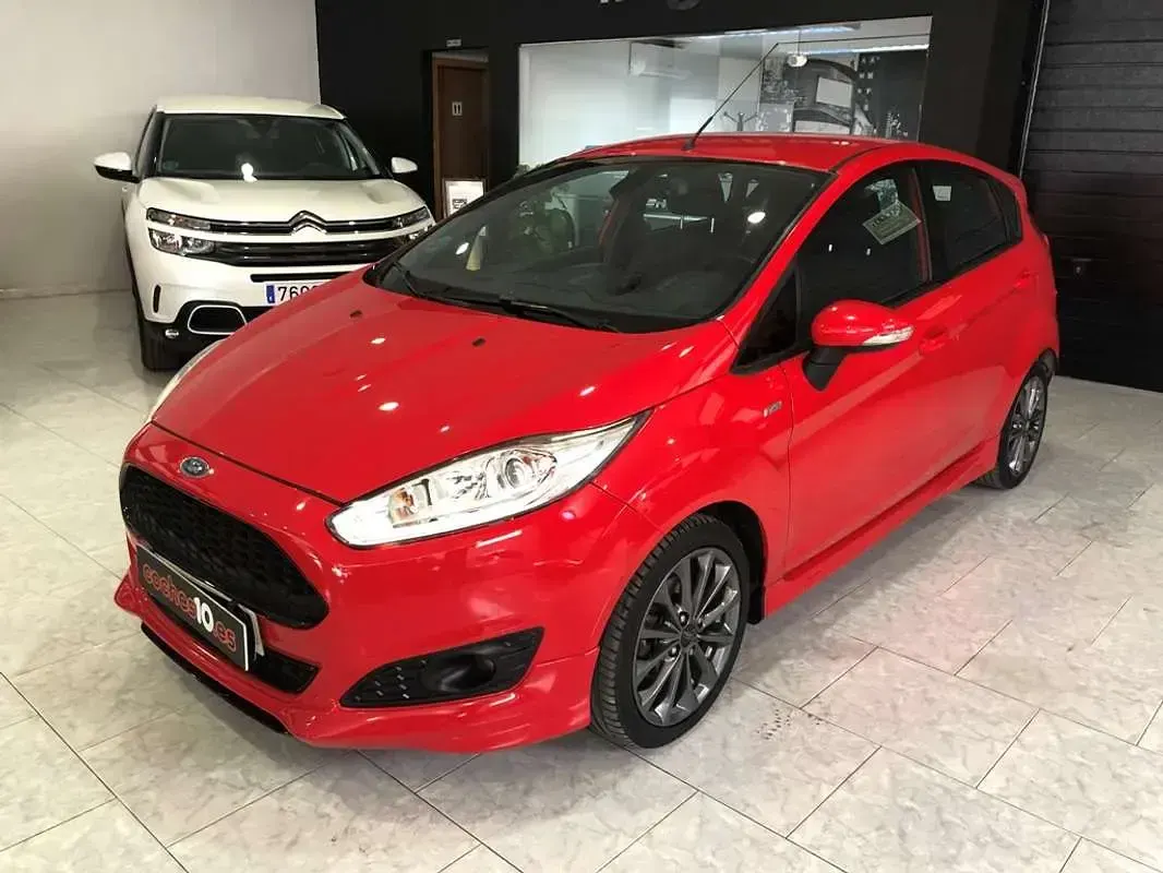 Usado Ford Fiesta ST-Line 101 CV (74 kW) 2017 Rojo Utilitario
