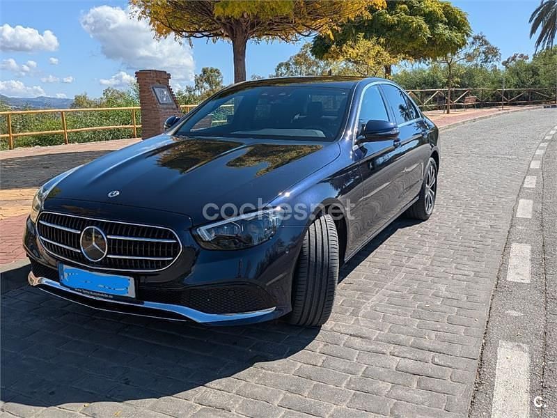 Azul Usado 2023 Mercedes E300 Berlina | 44.300 € - Imagen 1/4