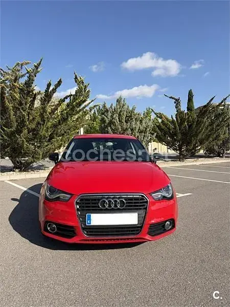 Usado Audi A1 Attraction 105 CV (77 kW) 2011 Rojo Utilitario