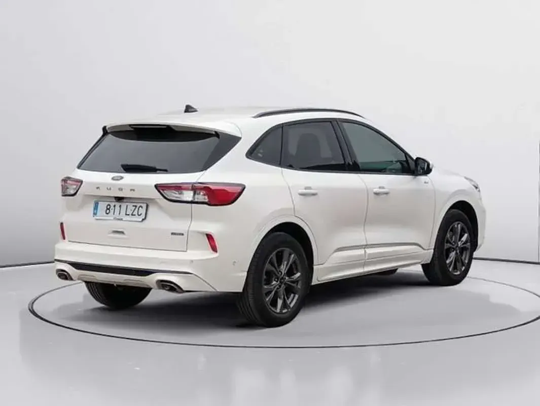Usado Ford Kuga ST-Line 226 CV (166 kW) 2022 Blanco SUV