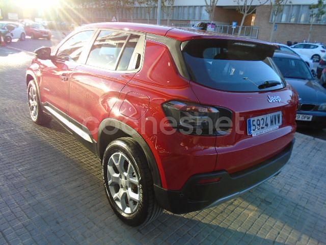 Usado Jeep Avenger Altitude 100 CV (73 kW) 2024 Rojo SUV