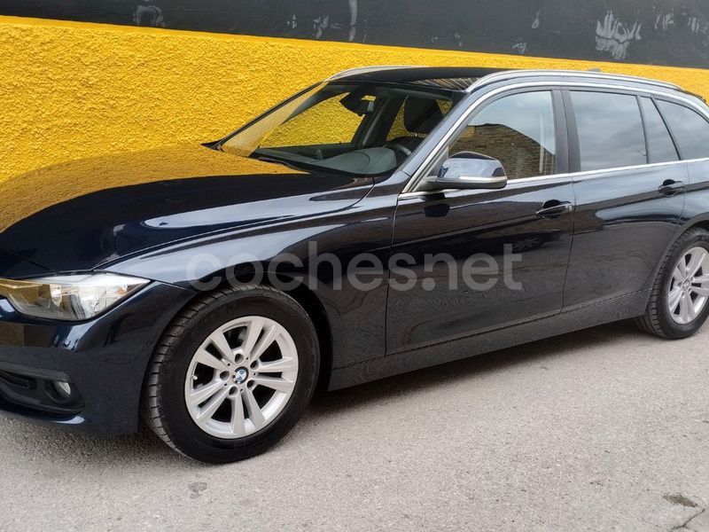 Usado BMW 318 150 CV (110 kW) 2017 Azul Familiar