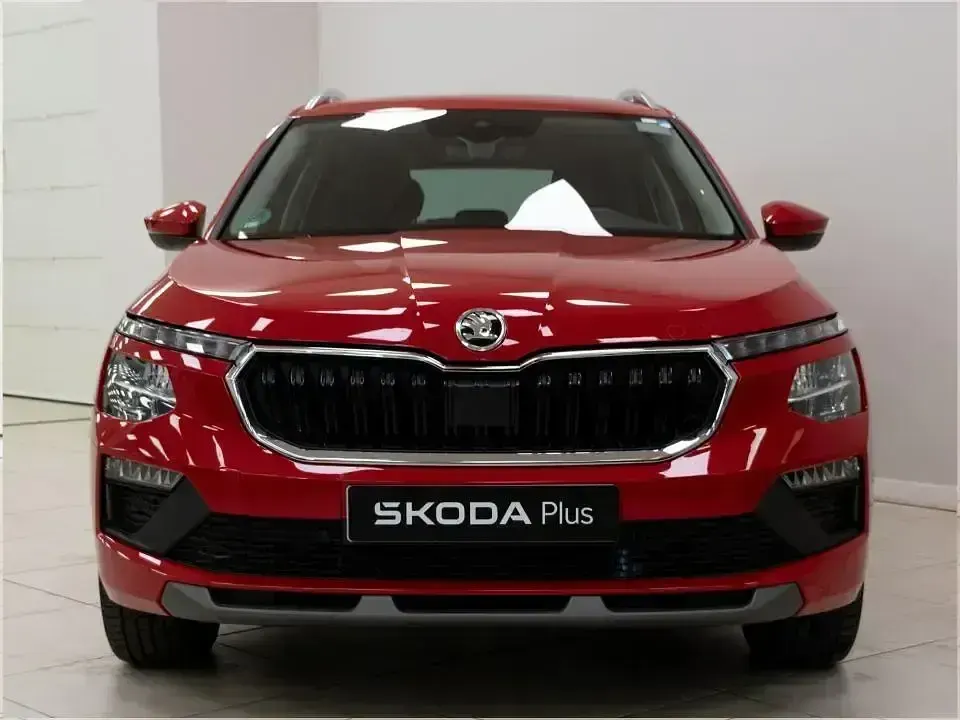 Usado Skoda Kamiq Ambition 95 CV (69 kW) 2022 Rojo SUV