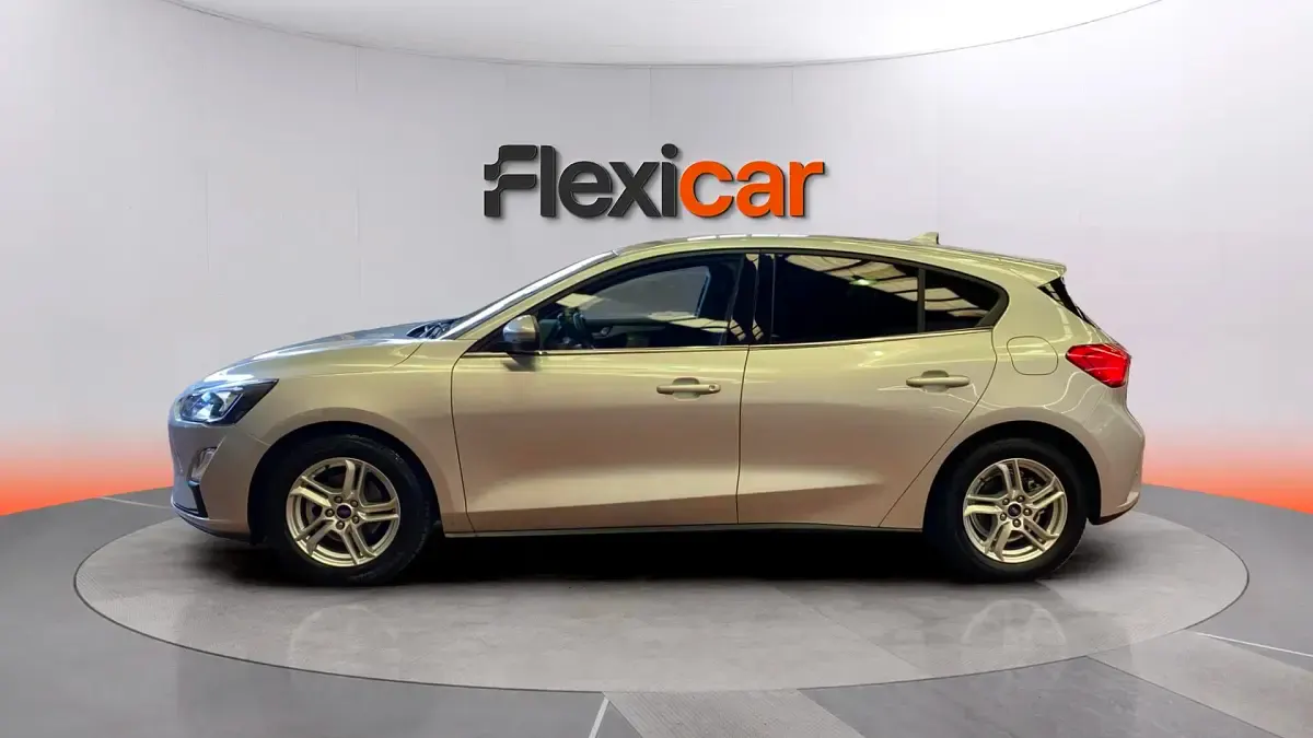 Usado Ford Focus Trend+ 95 CV (69 kW) 2021 Gris Berlina