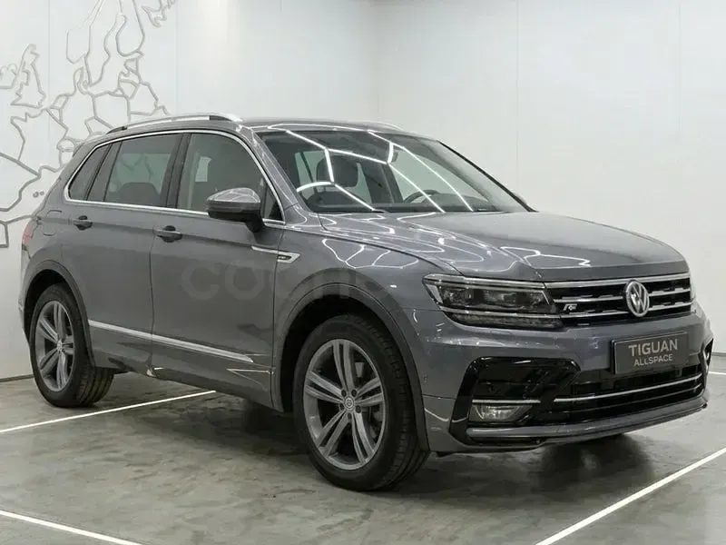 Usado VW Tiguan Allspace Sportline 200 CV (147 kW) 2021 Gris / plata SUV