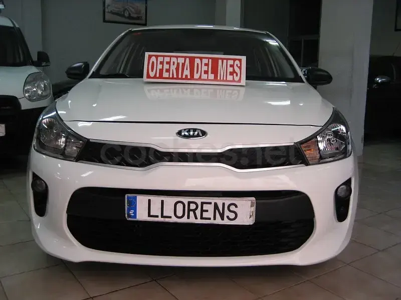 Usado Kia Rio 84 CV (61 kW) 2017 Blanco Berlina