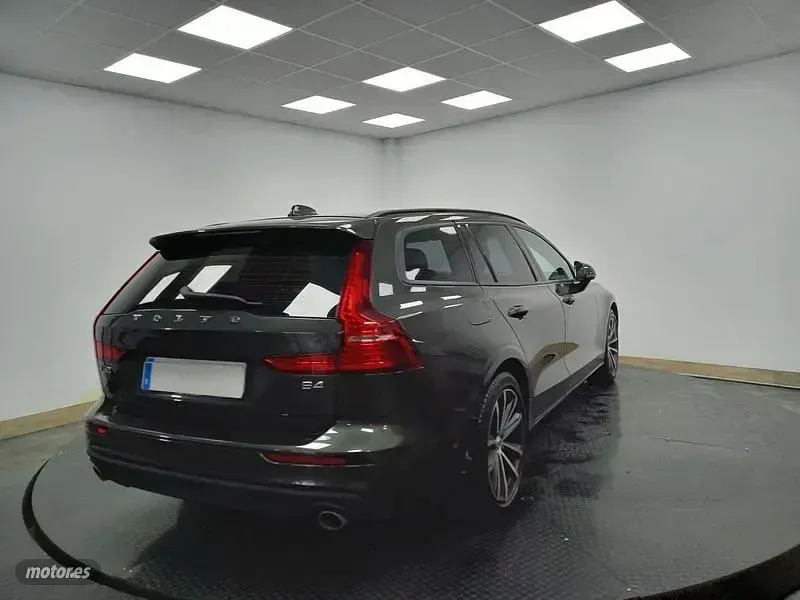 Usado Volvo V60 Momentum 197 CV (144 kW) 2022 Gris Familiar