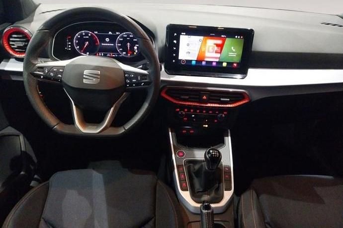 Usado Seat Arona FR 115 CV (84 kW) 2025 SUV