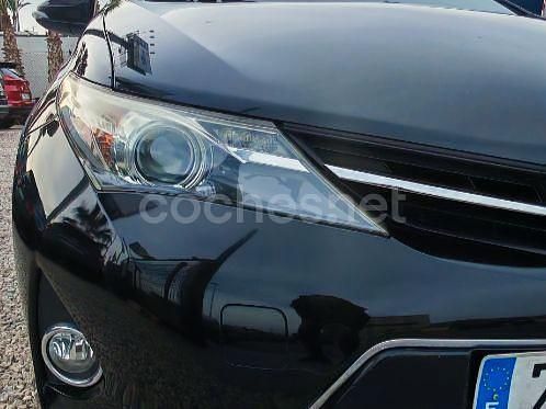 Usado Toyota Auris Live 90 CV (66 kW) 2014 Negro Berlina