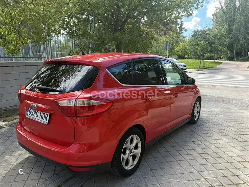 Usado Ford C-MAX Trend 115 CV (84 kW) 2011 Rojo Monovolumen