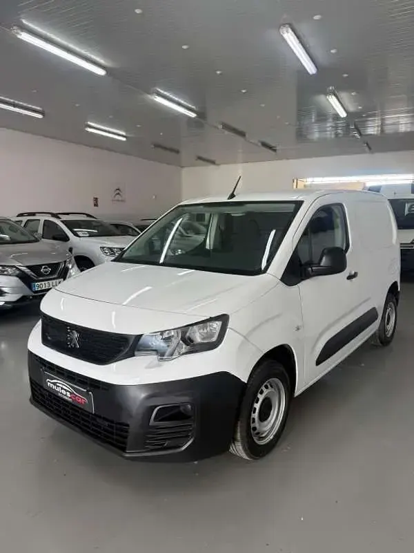 Usado Peugeot Partner S 102 CV (75 kW) 2021 Blanco Monovolumen