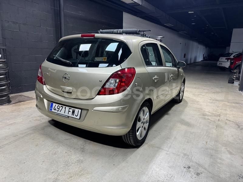 Usado Opel Corsa Cosmo 80 CV (58 kW) 2007 Beige Utilitario