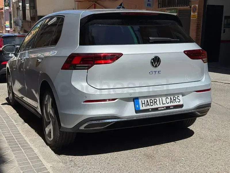 Usado VW Golf VIII GTE 245 CV (180 kW) 2022 Gris / plata Berlina