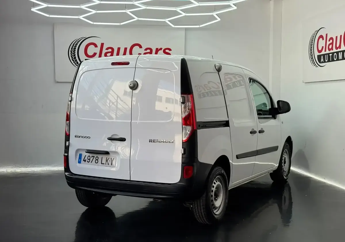 Usado Renault Kangoo 80 CV (58 kW) 2020 Blanco Monovolumen