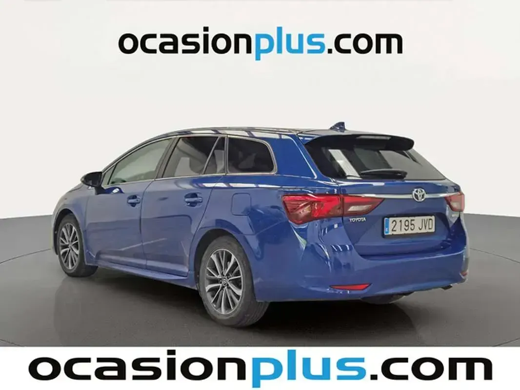 Usado Toyota Avensis Advance 143 CV (105 kW) 2016 Azul Familiar
