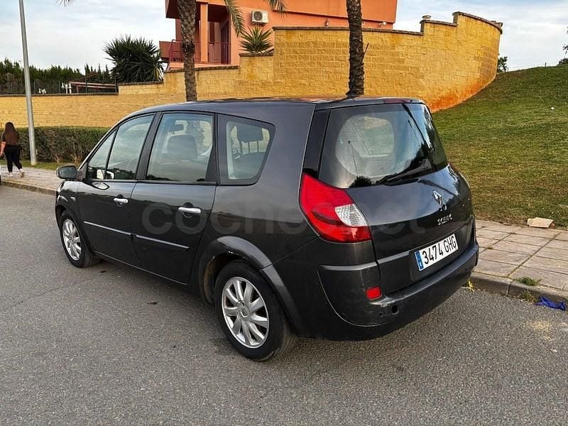 Usado Renault Grand Scénic III Expression 105 CV (77 kW) 2010 Gris / plata Monovolumen