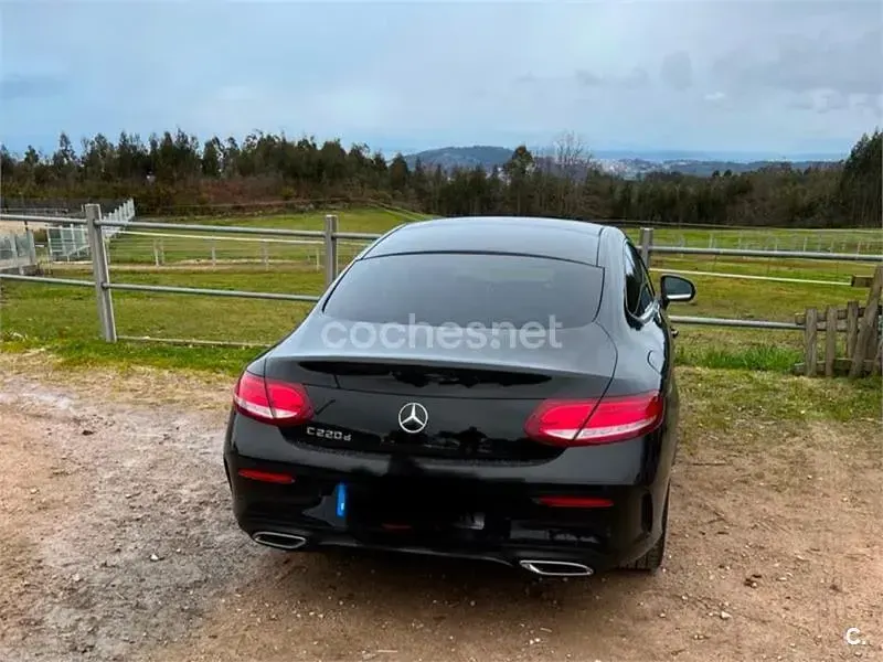 Usado Mercedes C220 AMG line 170 CV (125 kW) 2017 Negro Coupe