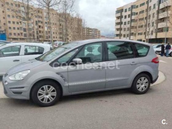 Usado Ford S-MAX Trend 140 CV (102 kW) 2012 Gris / plata Monovolumen