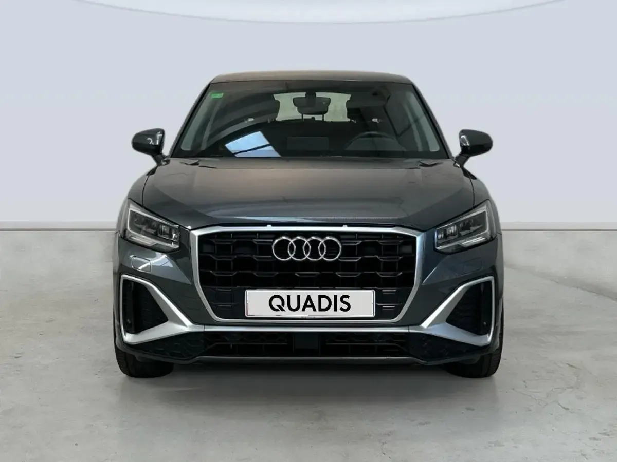 Usado Audi Q2 S-Line 110 CV (80 kW) 2021 Gris SUV