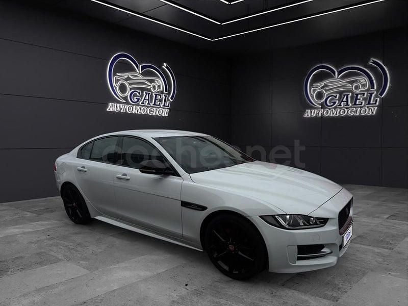 Usado Jaguar XE R-Sport 180 CV (132 kW) 2016 Blanco Berlina
