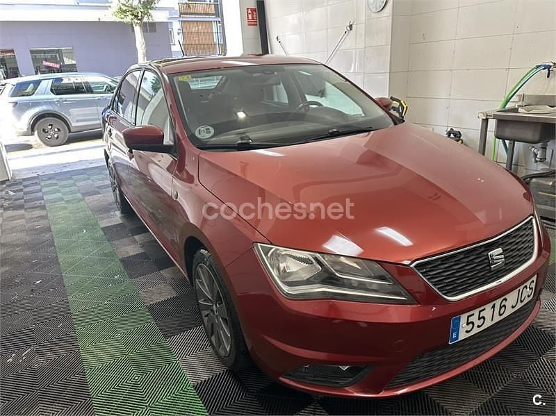 Rojo Usado 2015 Seat Toledo I-Tech Berlina | 9900 € (Precio justo) - Imagen 1/4
