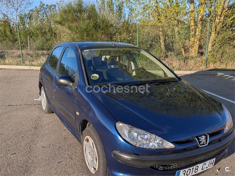 Usado Peugeot 206 75 CV (55 kW) 2003 Azul Berlina