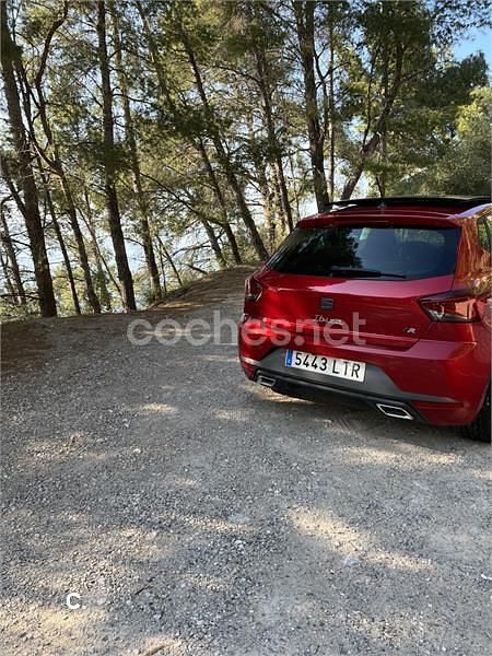 Usado Seat Ibiza FR 110 CV (80 kW) 2021 Granate Berlina
