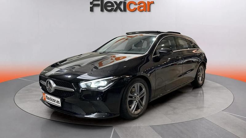 Usado Mercedes CLA180 Shooting Brake 137 CV (100 kW) 2020 Negro Familiar