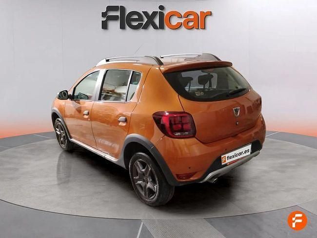 Usado Dacia Sandero Stepway 90 CV (66 kW) 2017 Naranja