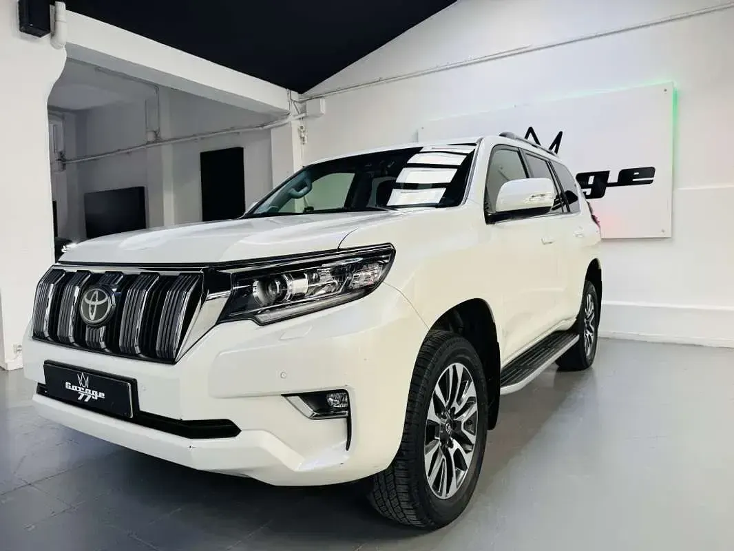 Używany Toyota Land Cruiser 204 KM (150 kW) 2023 Biały SUV