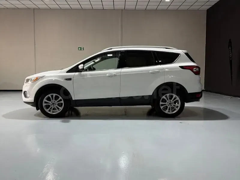 Usado Ford Kuga Titanium 120 CV (88 kW) 2017 Blanco SUV