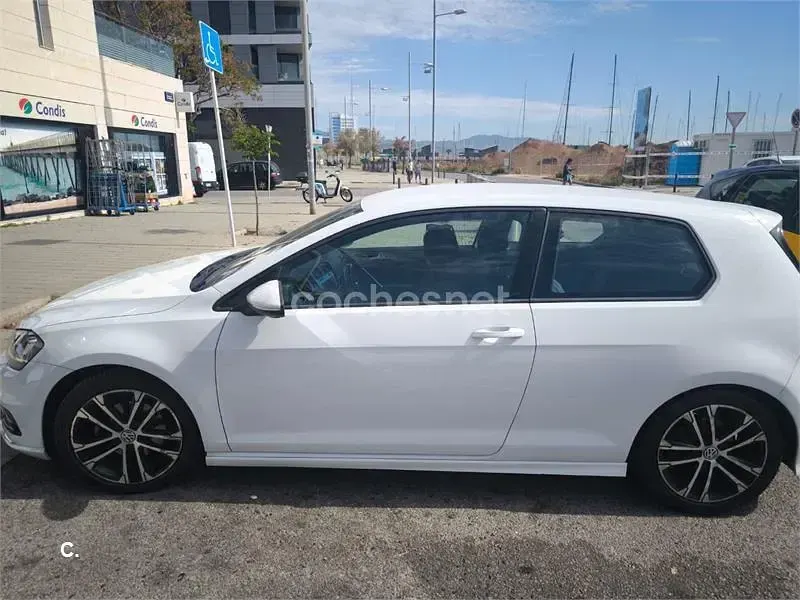 Używany VW Golf VII Sportline 150 KM (110 kW) 2014 Biały Sedan/Limuzyna