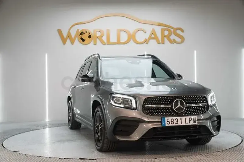 Usado Mercedes GLB200 163 CV (119 kW) 2021 Gris / plata SUV