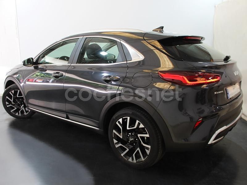 Usado Kia XCeed 141 CV (103 kW) 2023 Gris / plata SUV