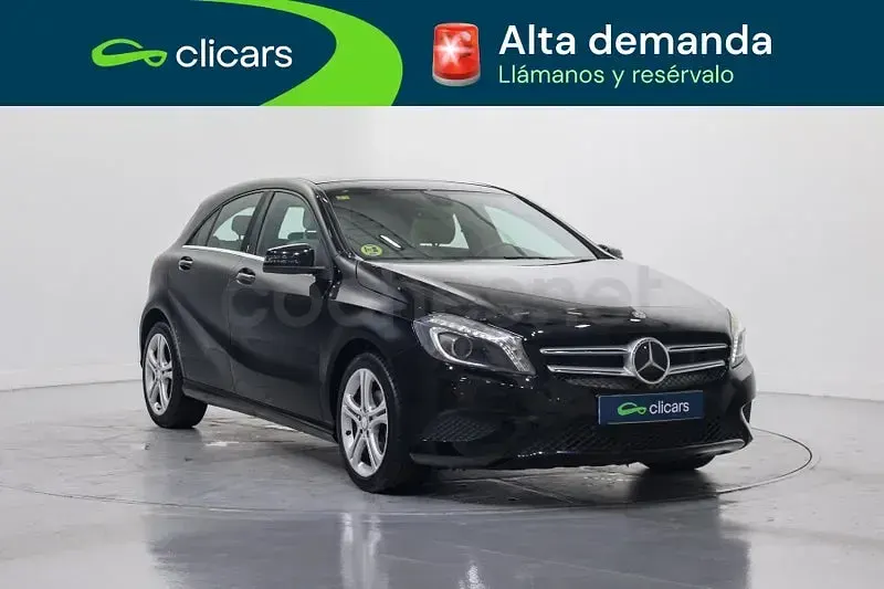 Käytetty Mercedes A180 Urban 109 HP (80 kW) 2014 Musta Sedan