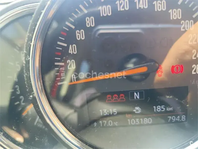 Usado Mini Cooper 136 CV (100 kW) 2018 Rojo Utilitario
