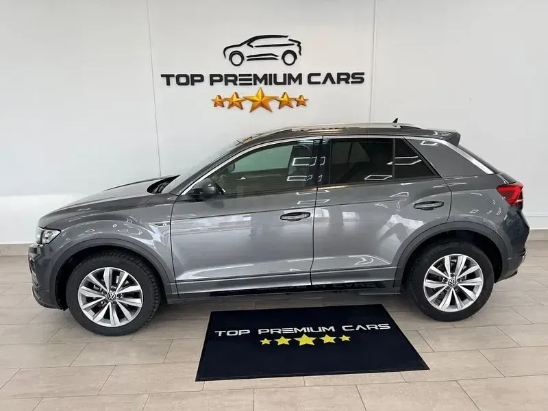 Usado VW T-Roc Advance 115 CV (84 kW) 2022 Gris / plata SUV