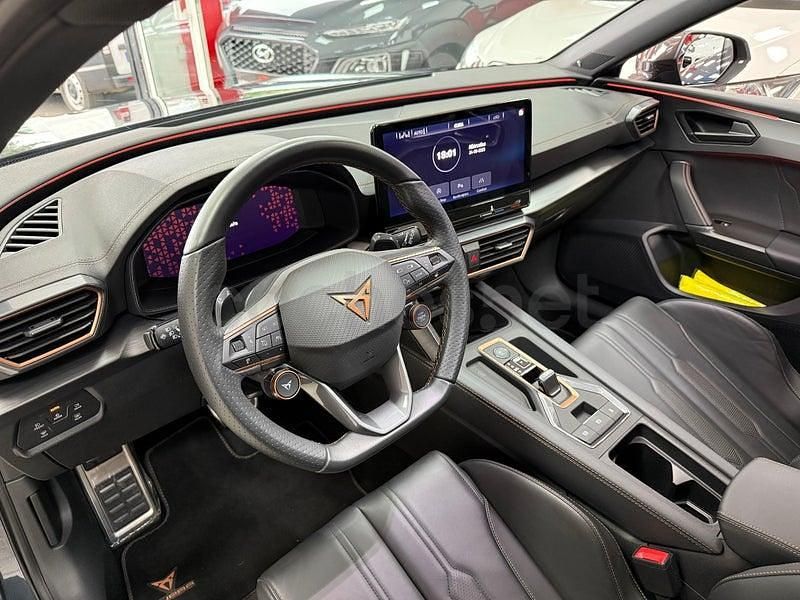 Usado Cupra Leon VZ 300 CV (220 kW) 2023 Gris / plata Berlina