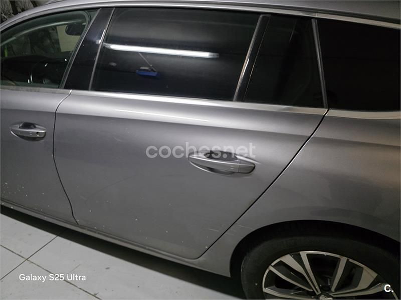 Usado Peugeot 508 SW Allure 130 CV (95 kW) 2021 Gris / plata Familiar